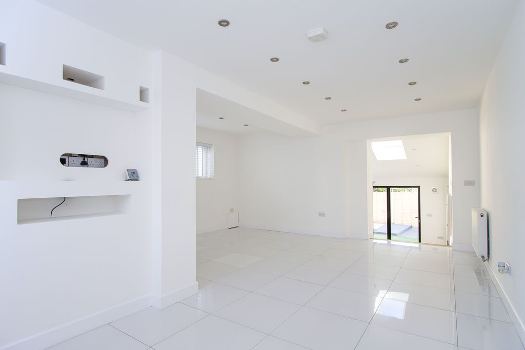 Property photo 2 of 25 Photo 1