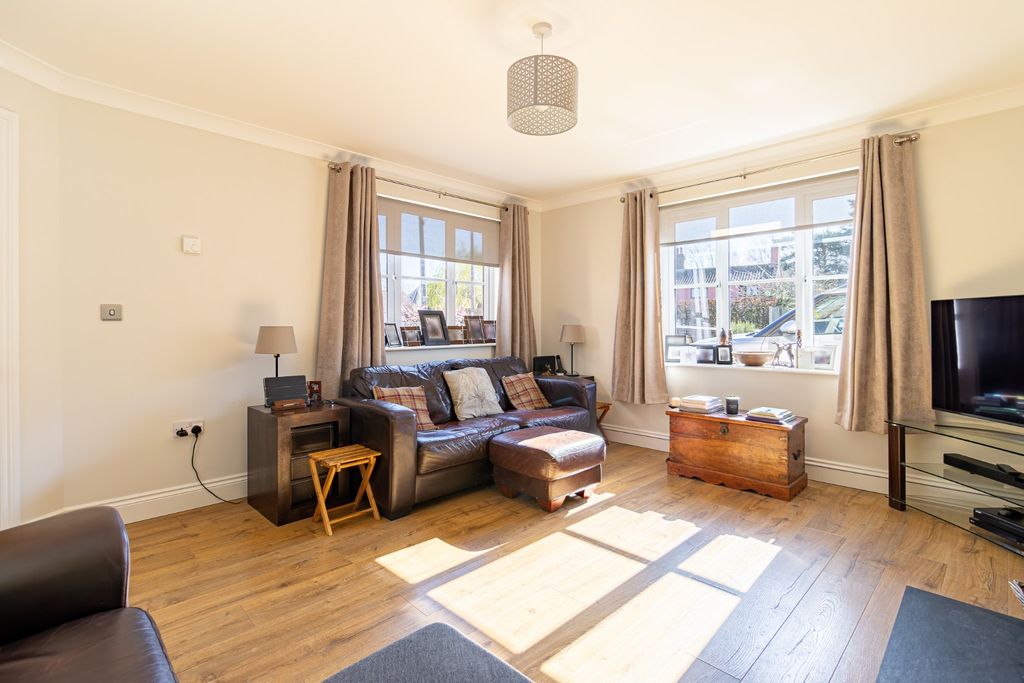 Property photo 3 of 39 4972915