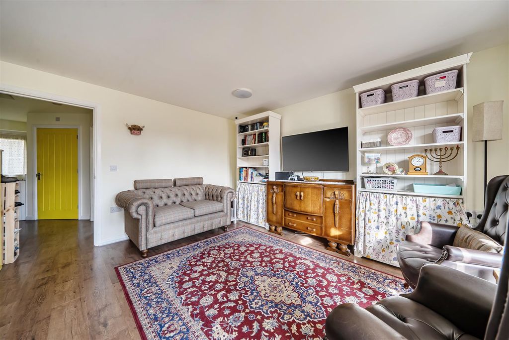 Property photo 3 of 21 1422718-19-69Bd74839E2B2.Jpg