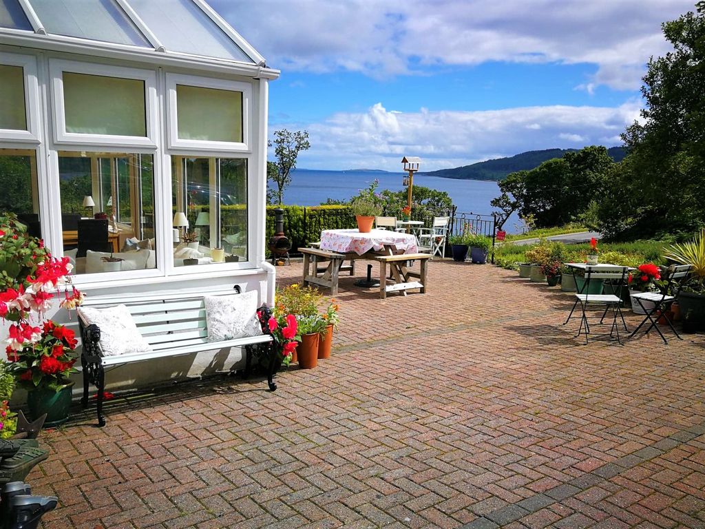 Property photo 2 of 28 2 Terrace