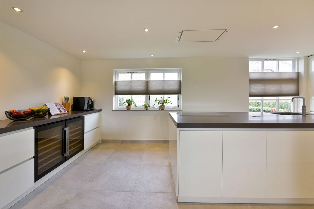 Property photo 3 of 64