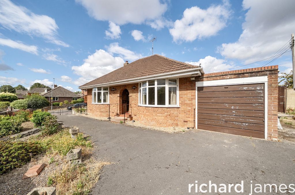Property photo 2 of 17 28558A909Ff24Eac95823Ca4d66c099B