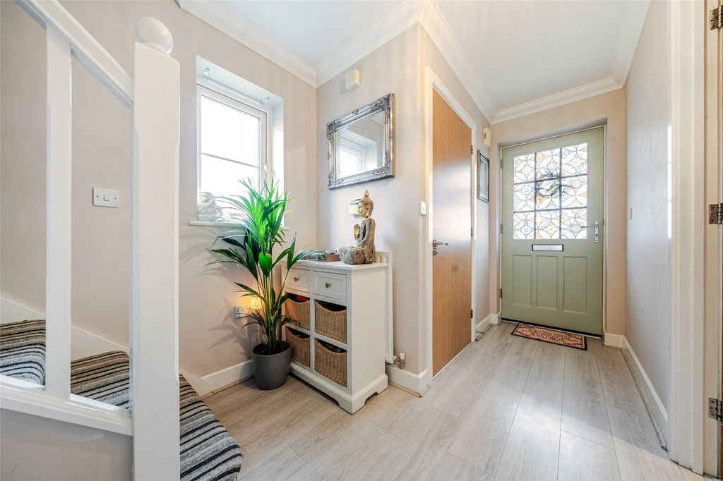 Property photo 2 of 22 Hallway