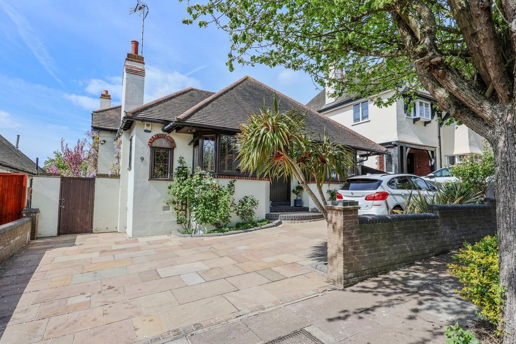 Property photo 1 of 37