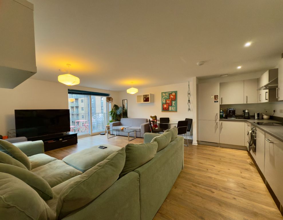 Property photo 2 of 25