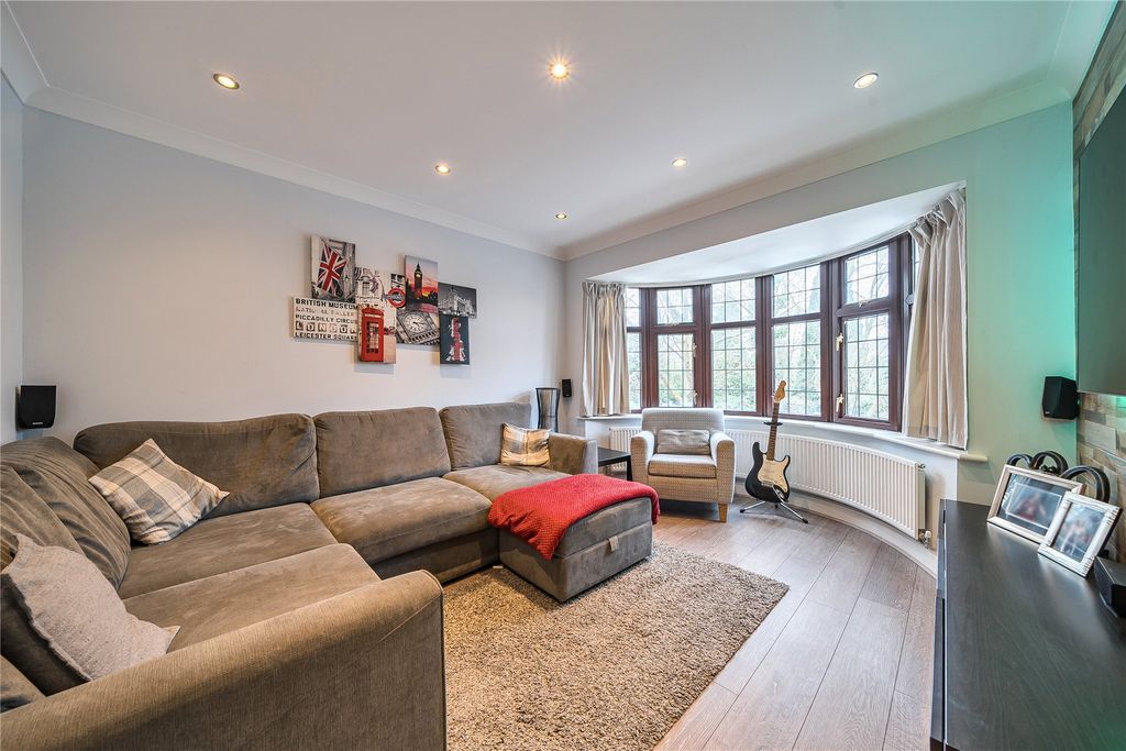 Property photo 2 of 21 Picture No. 17