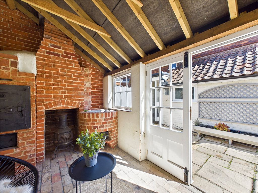 Property photo 2 of 14 Picture No. 12