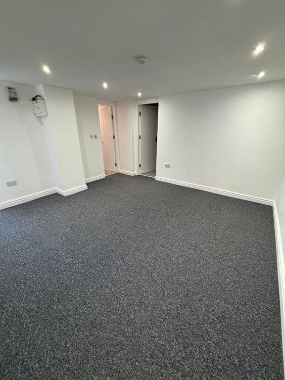 Property photo 2 of 6 Gallery