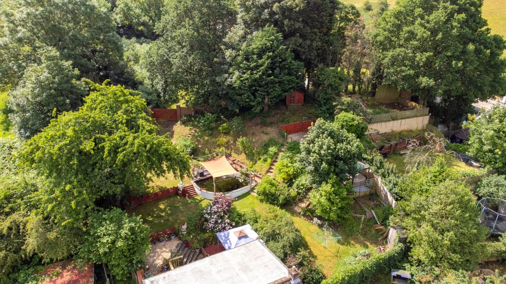 Property photo 3 of 34