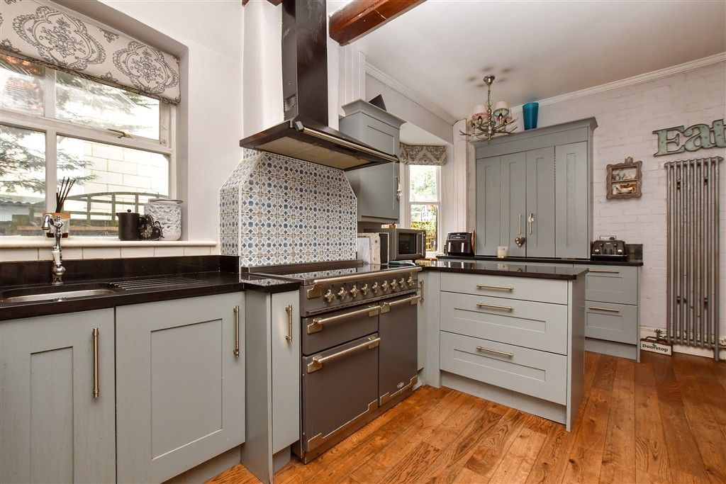 Property photo 3 of 14 Kitchen