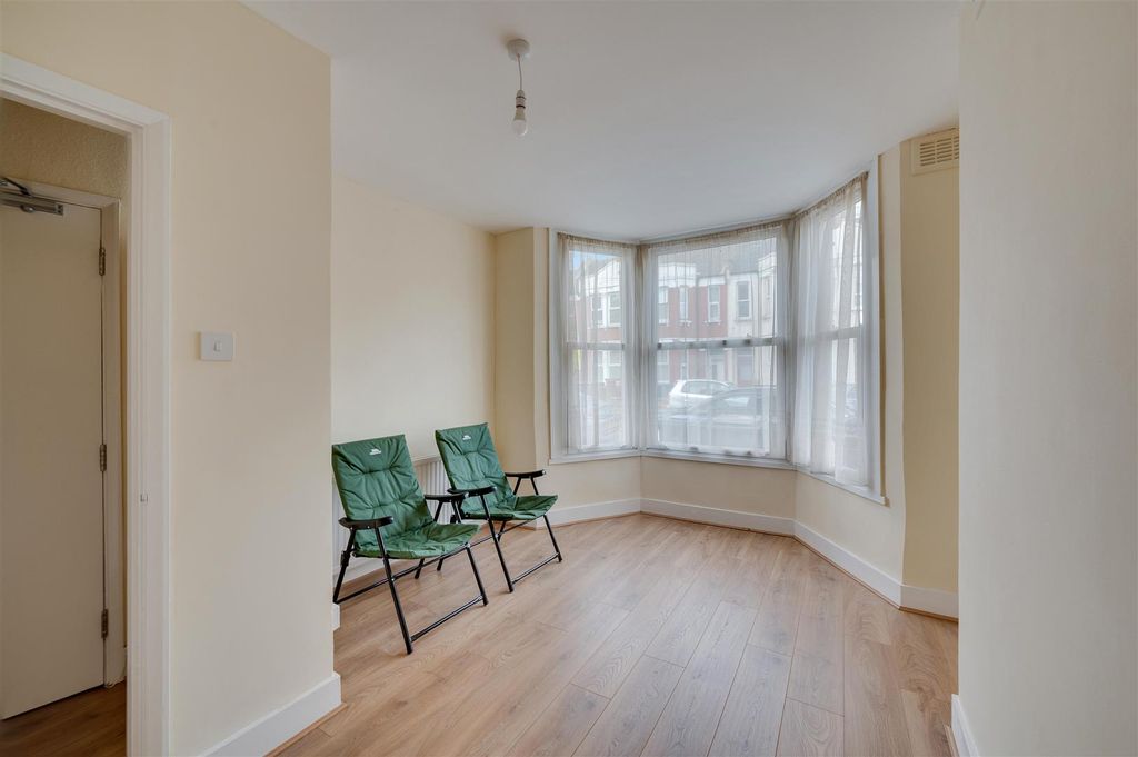 Property photo 2 of 10 Daniels_Chapter Road, London, Nw2_001.Jpg