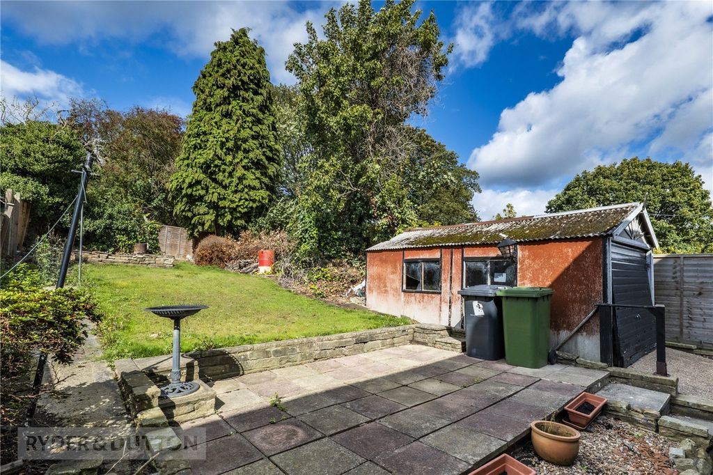 Property photo 2 of 18 Garden