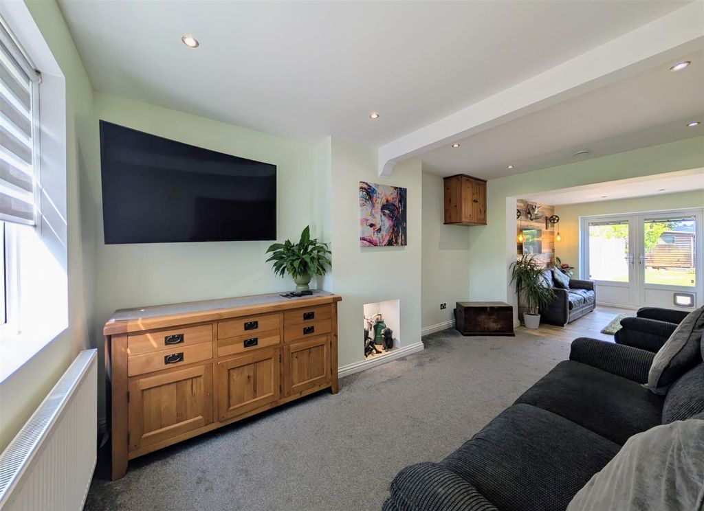 Property photo 3 of 19