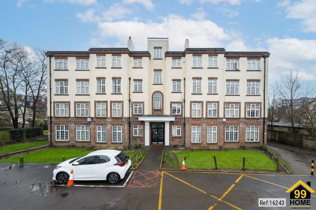 Property photo 1 of 11 Photo 0