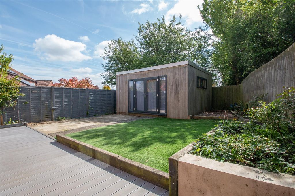 Property photo 2 of 20 Yskirt1Pcum_Z-Ydovswcq.Jpg