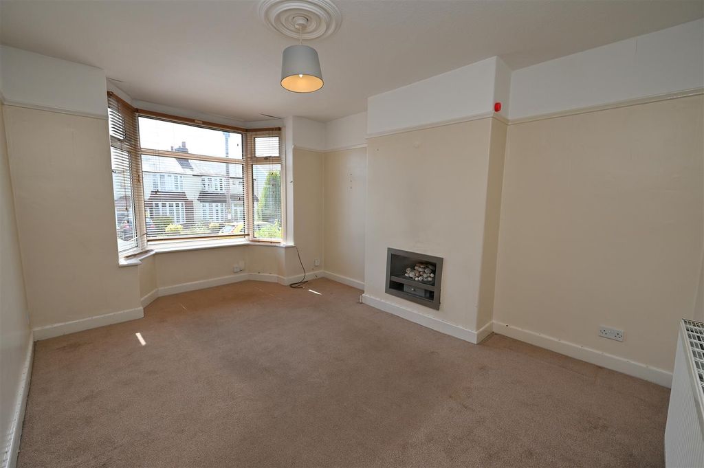 Property photo 2 of 21 Living Room1.Jpg