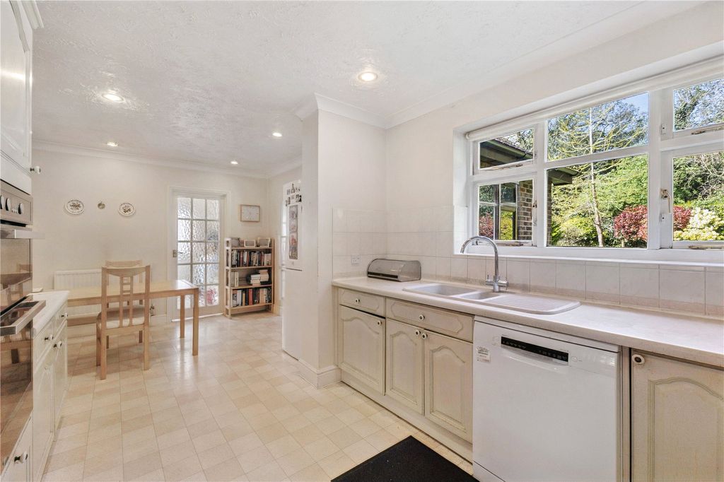 Property photo 3 of 12 Kitchen/B'fast Room