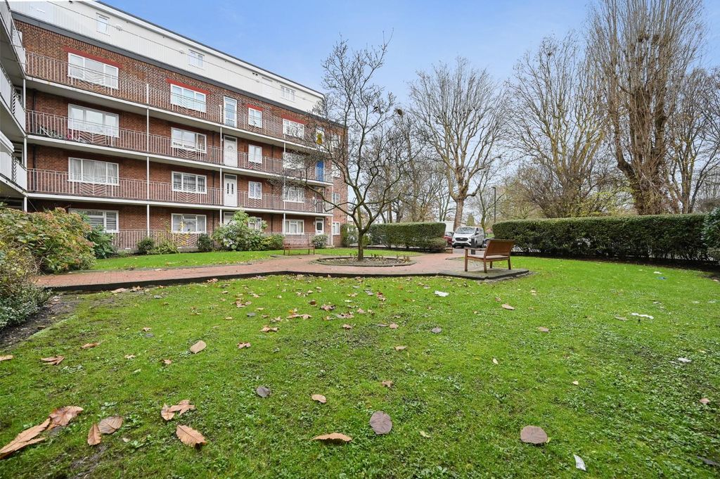 Property photo 1 of 8