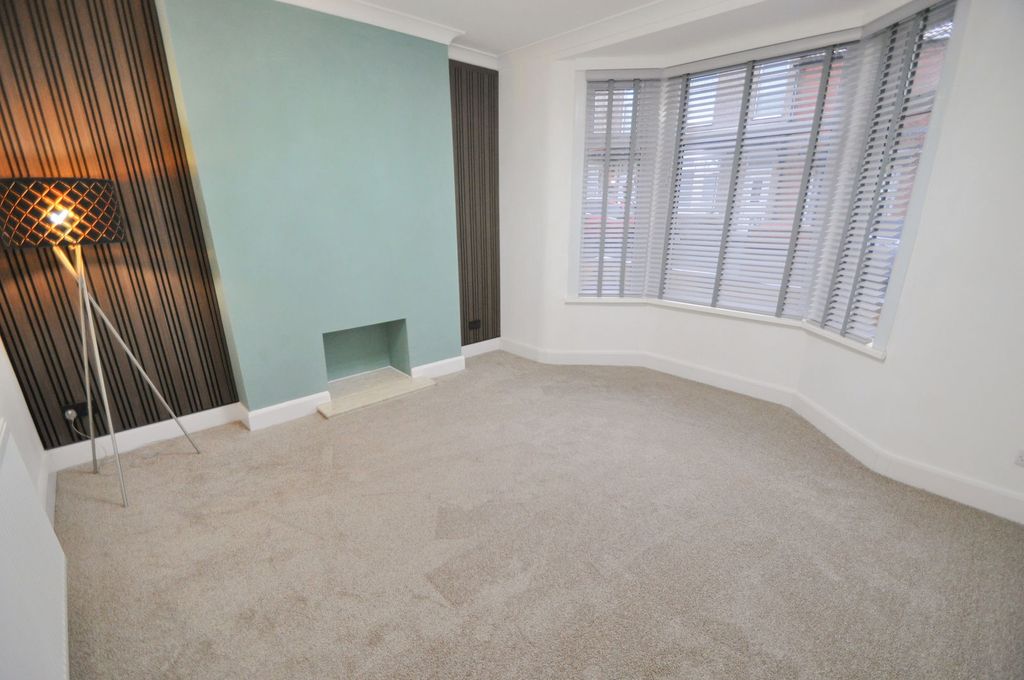 Property photo 2 of 35