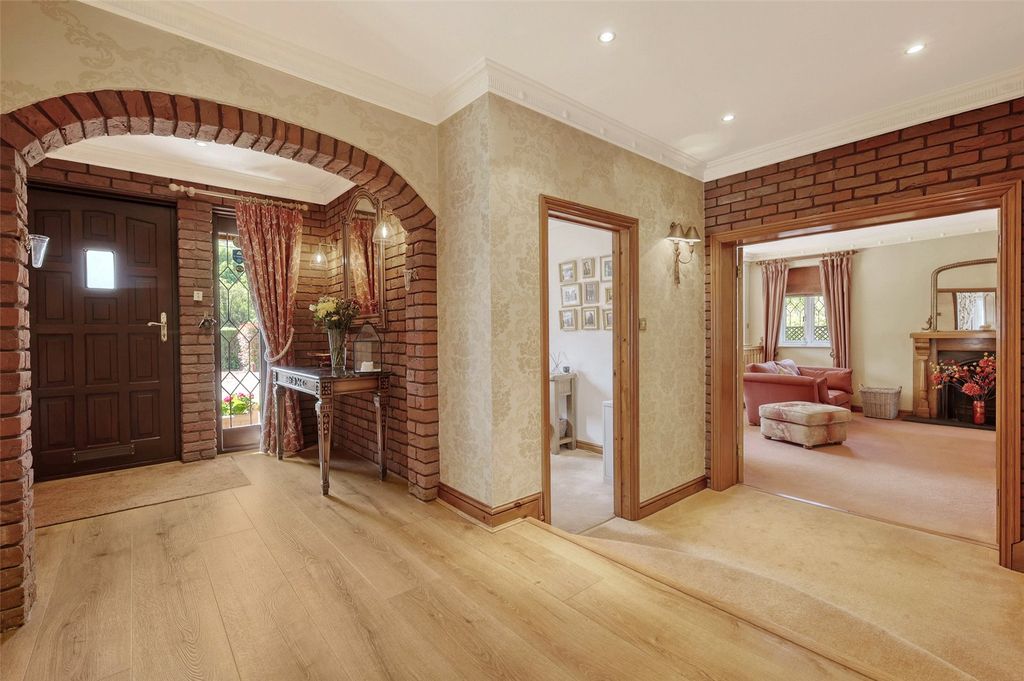 Property photo 3 of 19 Hall