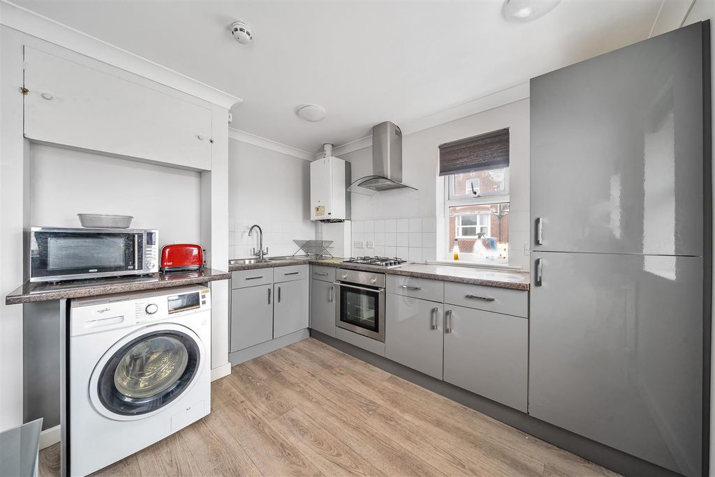 Property photo 2 of 8 Queen K.Jpg