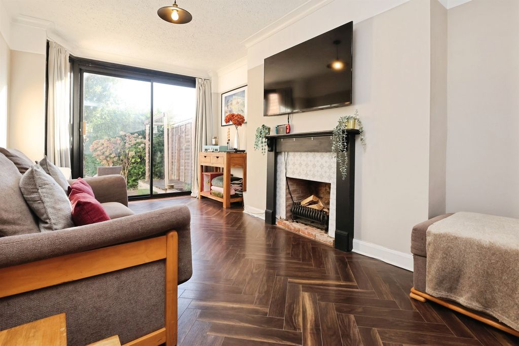 Property photo 2 of 16