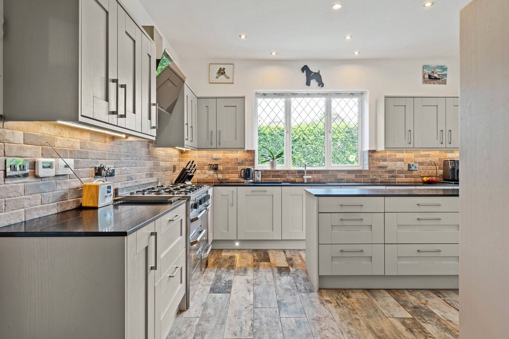 Property photo 3 of 43 Kitchen