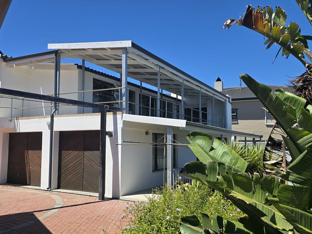 Property photo 1 of 40
