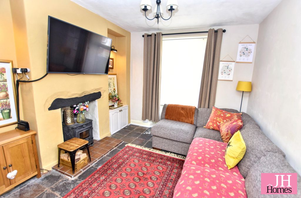Property photo 2 of 23