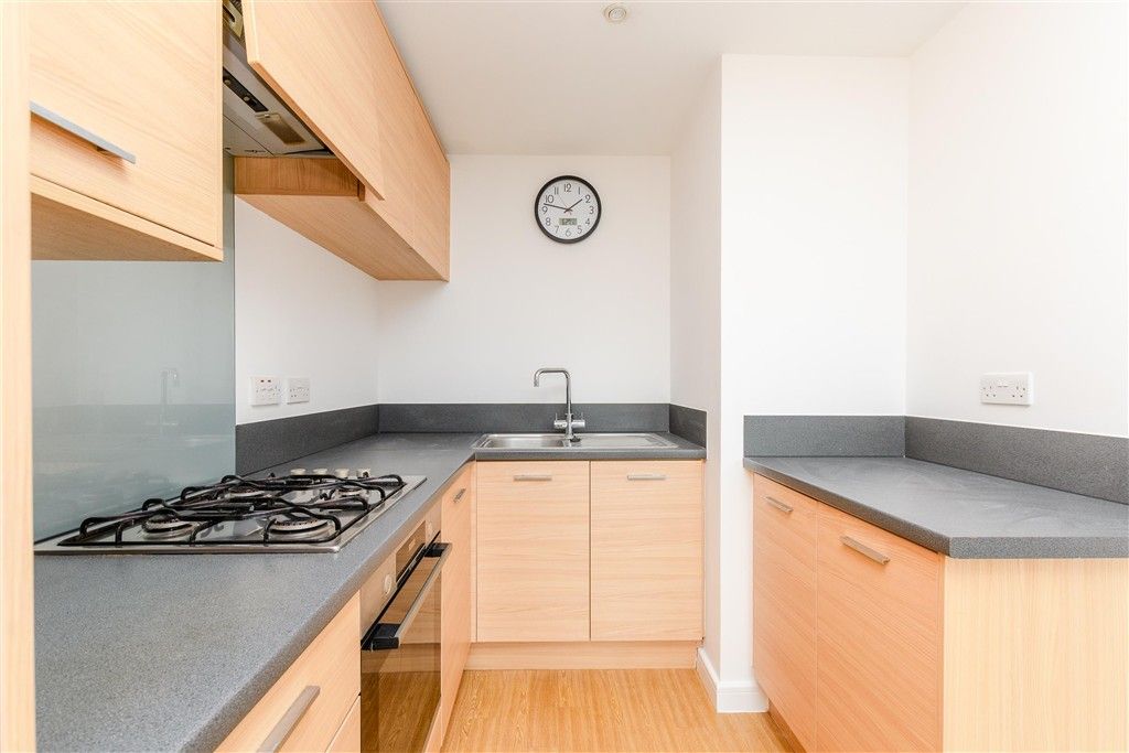 Property photo 3 of 11 Kitchen