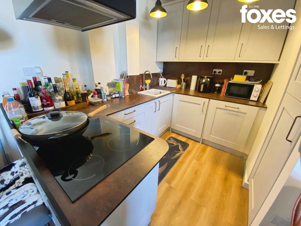 Property photo 3 of 6 5068923