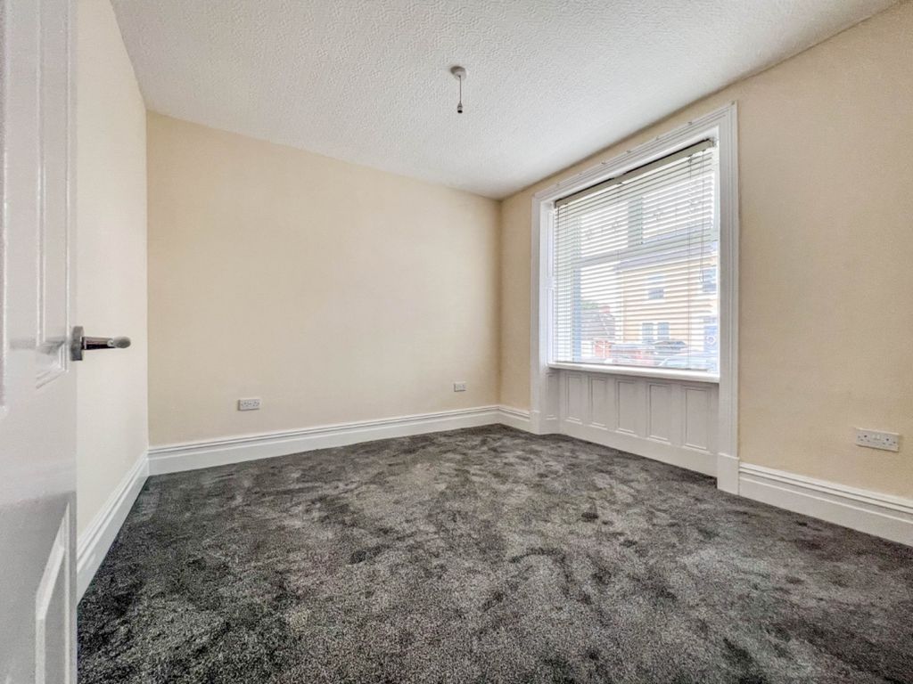 Property photo 3 of 23 2526187