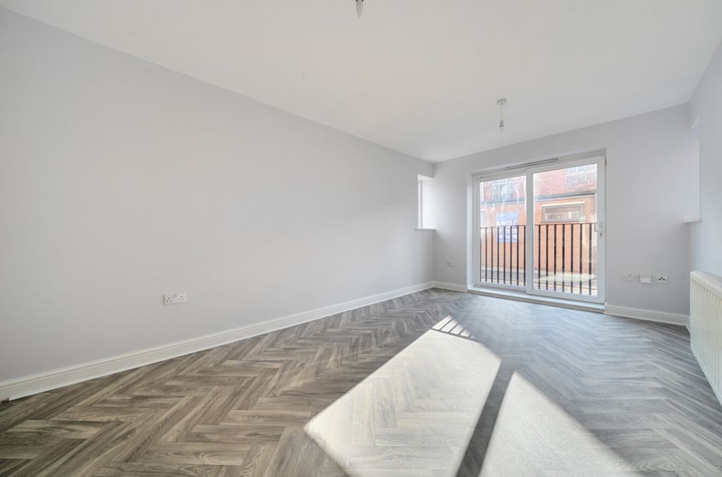 Property photo 2 of 11 1371853-5-68F77d9Bef21E