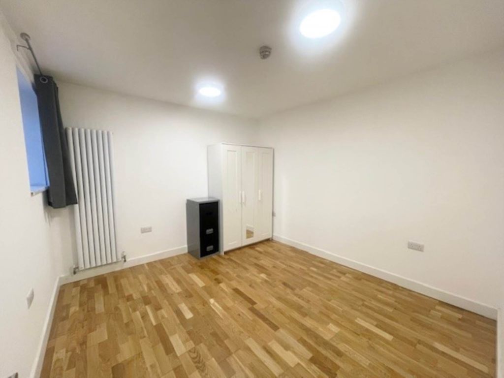 Property photo 2 of 3