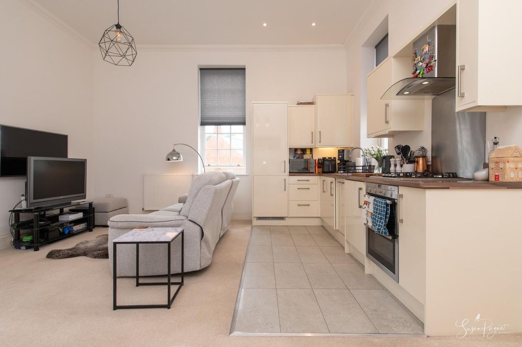 Property photo 3 of 20 Open Plan Living Area