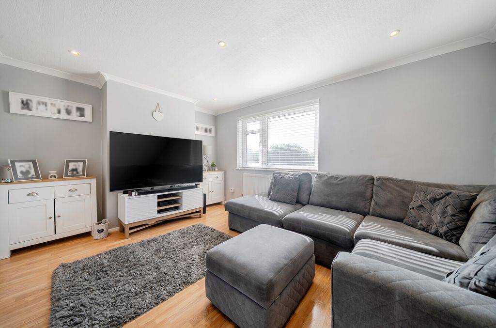 Property photo 1 of 17 1334892-13-6891c6...
