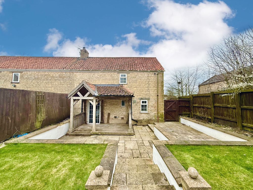 Property photo 2 of 5 Photo 4