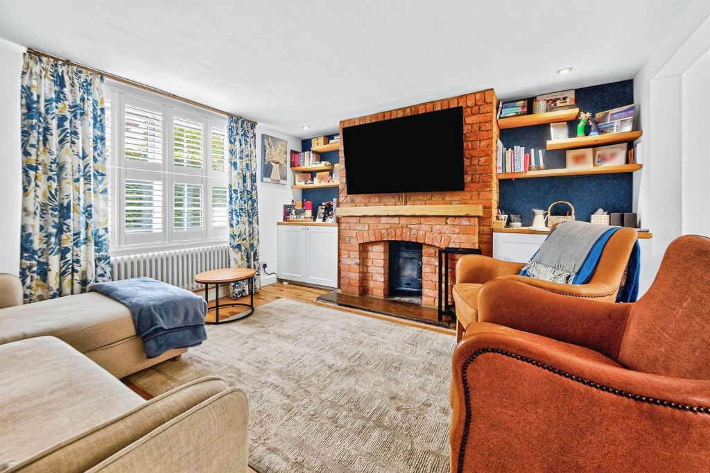 Property photo 2 of 19