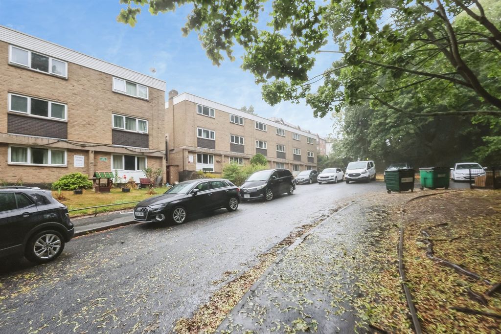 Property photo 2 of 16