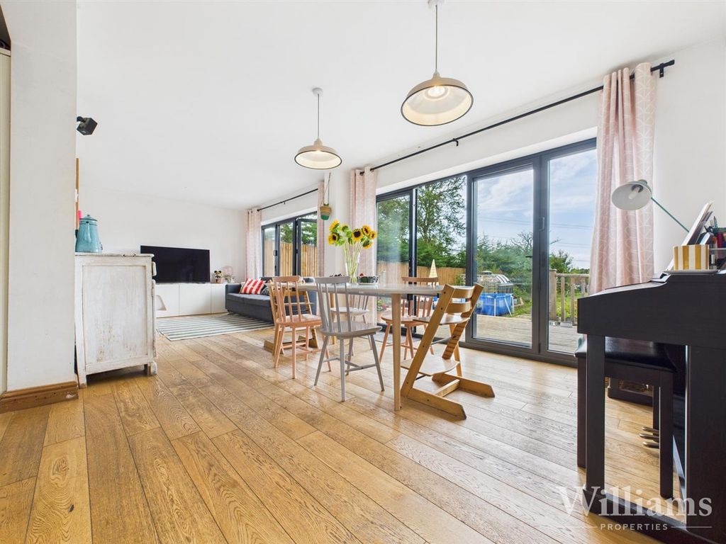 Property photo 3 of 22 Cam02861G0-Pr0433-Still027.Jpg