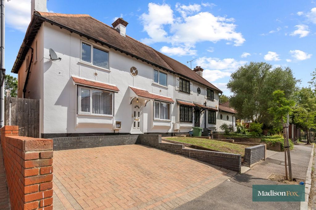 Property photo 1 of 31 Picture No. 15