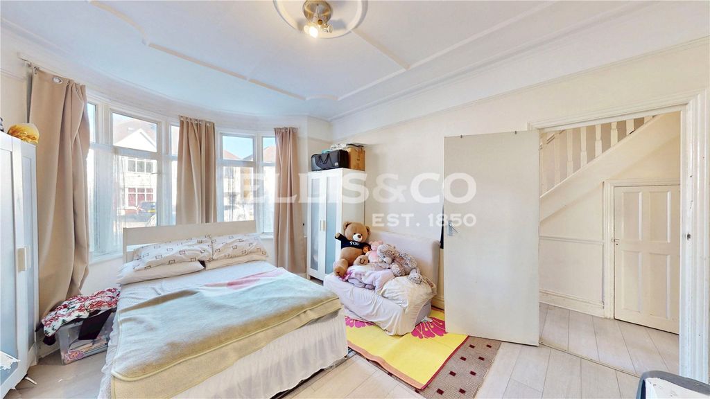 Property photo 2 of 18 Picture No. 17