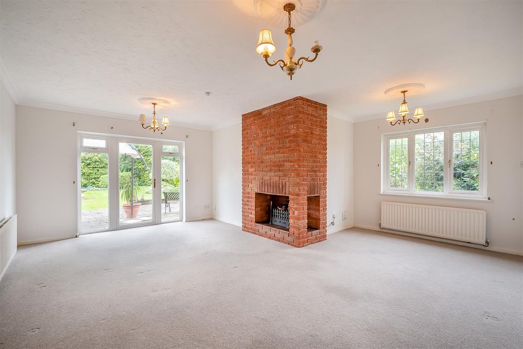 Property photo 3 of 16 8592705-Interior05.Jpg