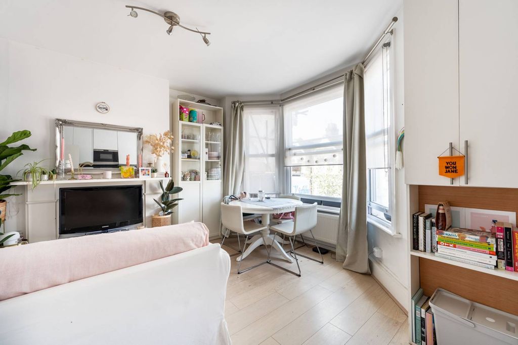 Property photo 1 of 8