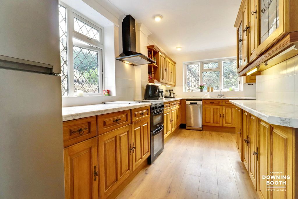 Property photo 2 of 26