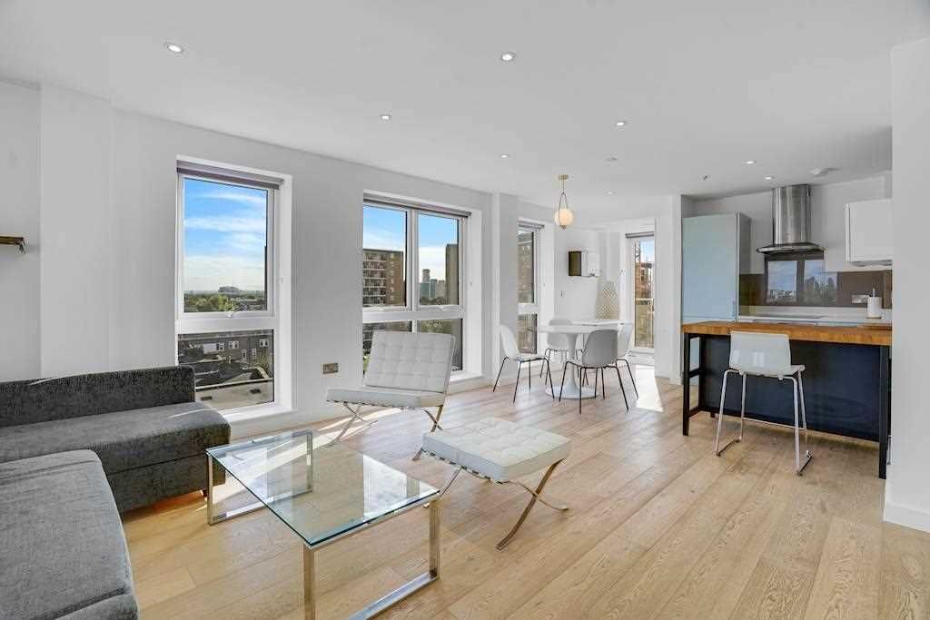 Property photo 3 of 16 Open Plan Lounge