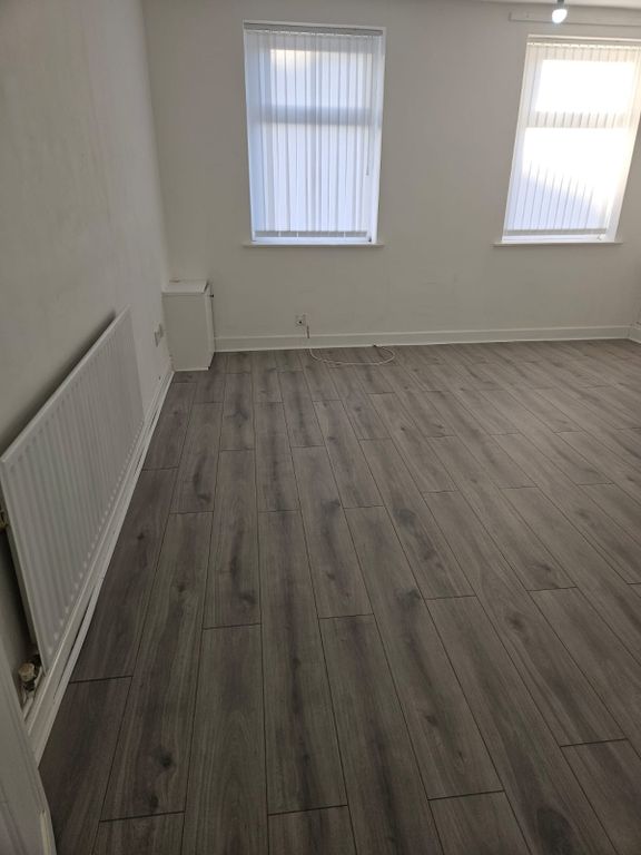 Property photo 3 of 11 Photo 2