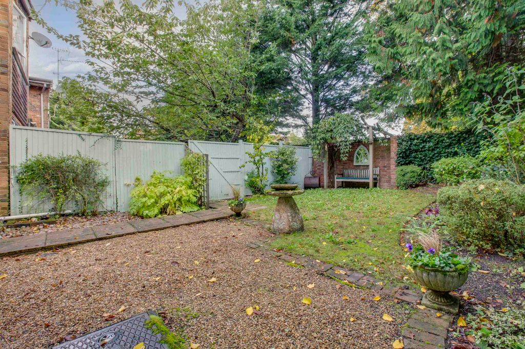 Property photo 3 of 20 5 Niplands Cottages, Hp10 0Jq (Low Res)-16