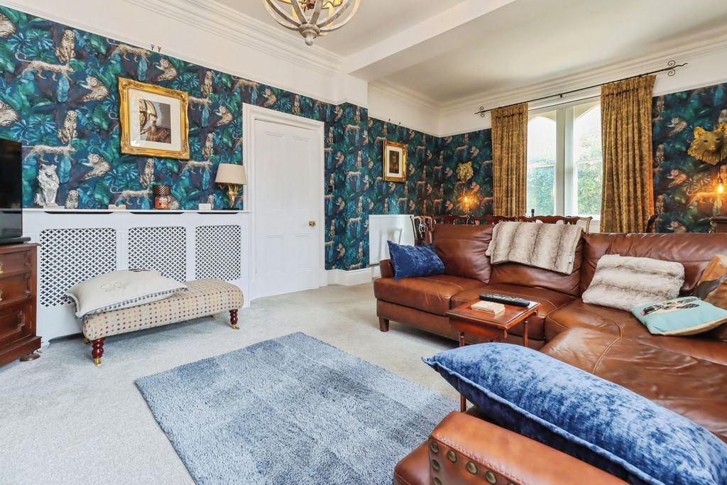 Property photo 3 of 23