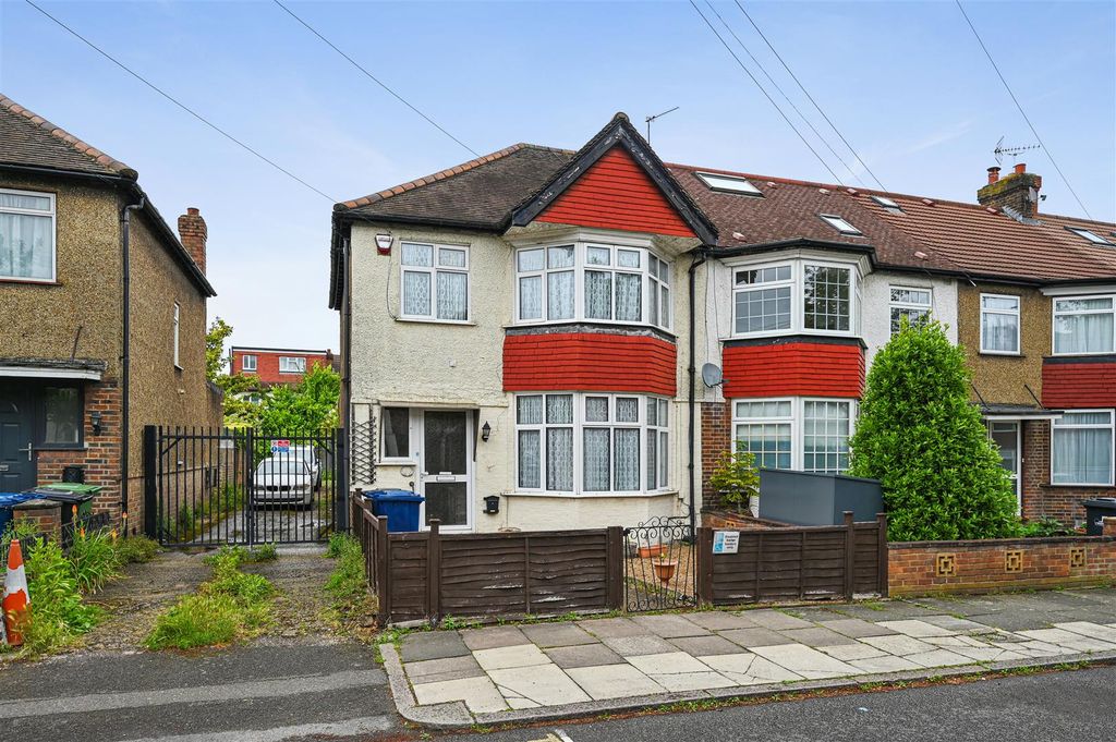 Property photo 1 of 12 Ar - Court Way - 34 (1).Jpg